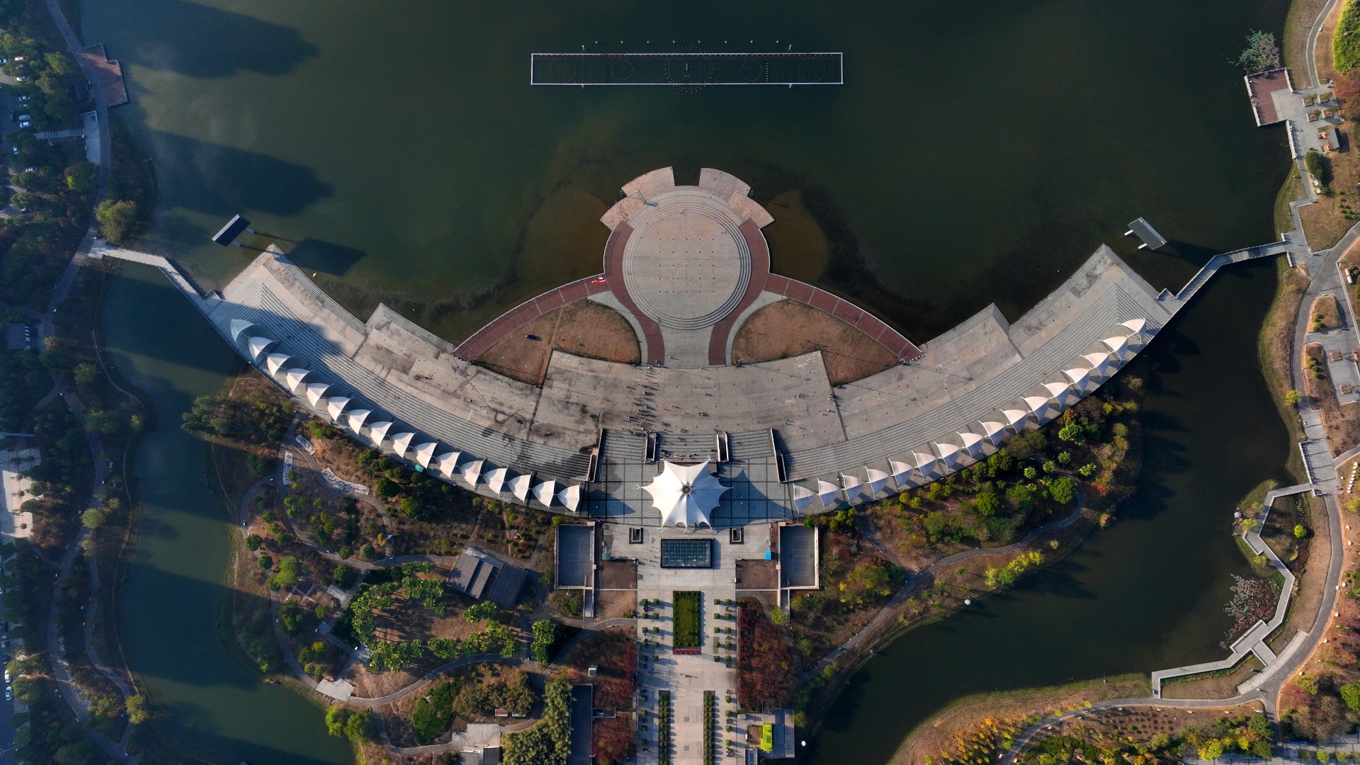 江西万载：废弃地、闲置地“变废为宝”建起 “口袋公园”入冬季节景色如画