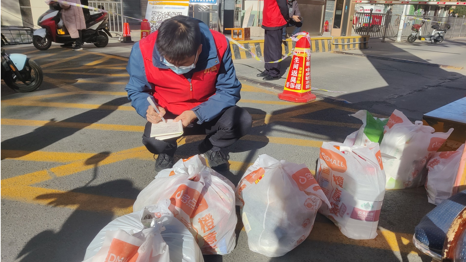 甘肃张掖：奉献”环保铁军精神 、做到防疫不松劲，工作不耽误