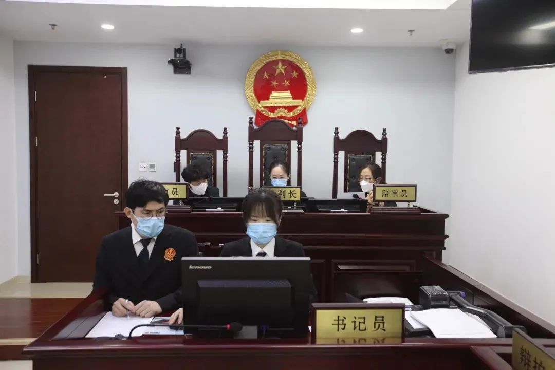 以案说法|全国首例！学校外聘教职人员多次猥亵女童、被宣告终身禁业