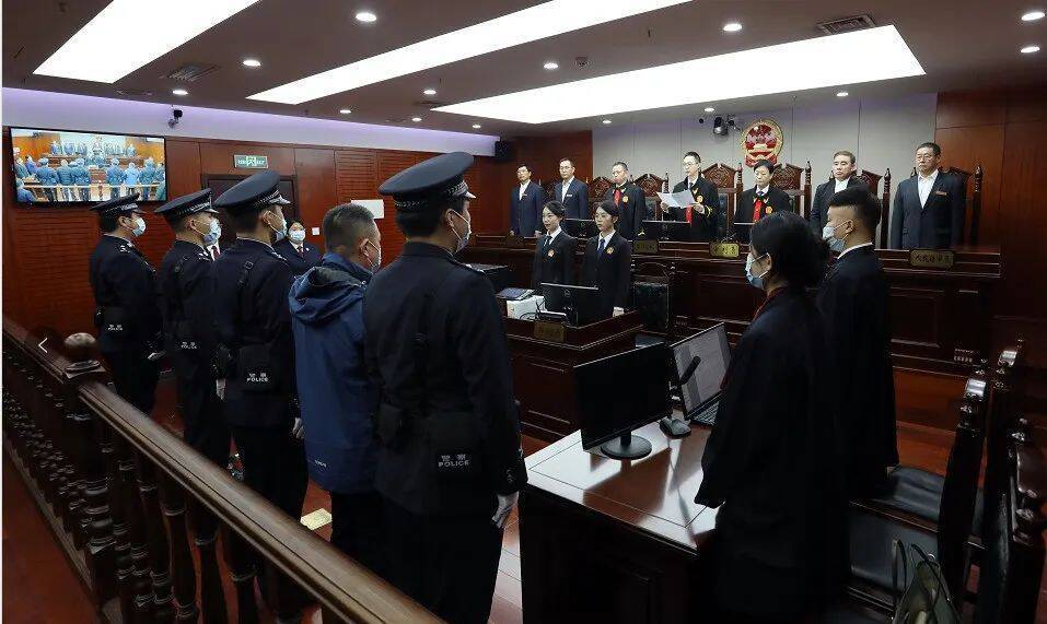 全国首例依职权提级管辖环境资源刑事附带民事公益诉讼案宣判