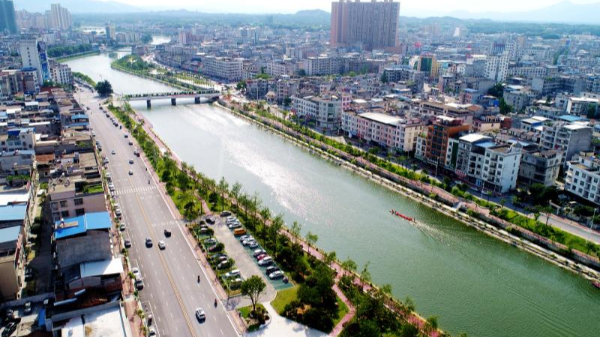 湖北通城从源头上杜绝农药包装废弃物造成的土壤、水体污染危险